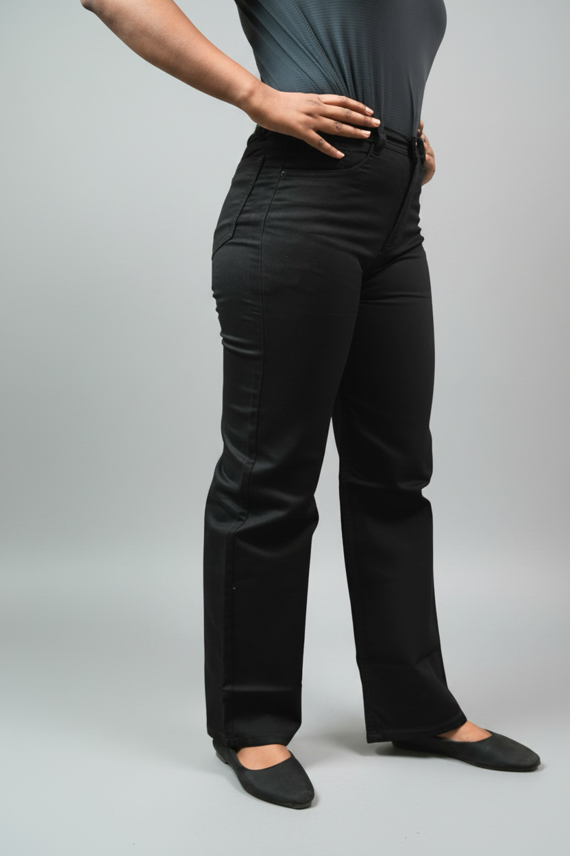 Women's Straight Fit Jeans Black - Three-quarter side view on model