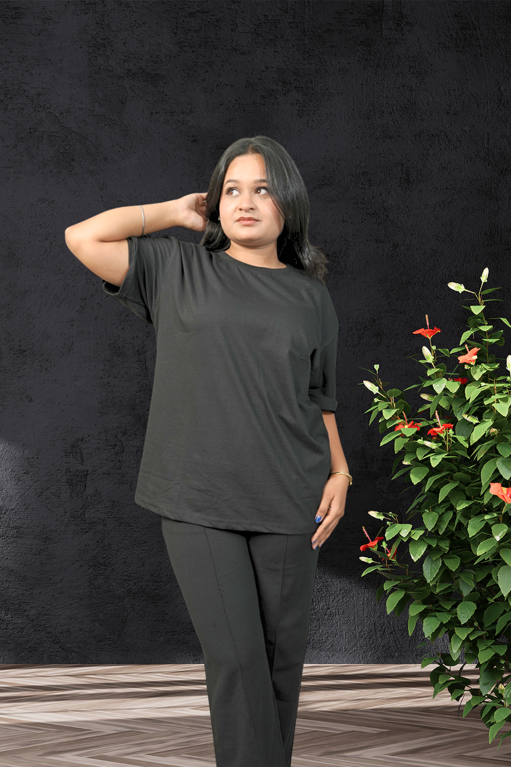 Women's Oversized Plain T-Shirt All Black Side - Eclipse Theory