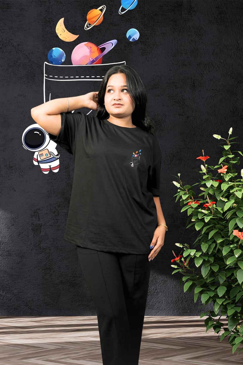 Planet Pocket - Oversize Print T-Shirt