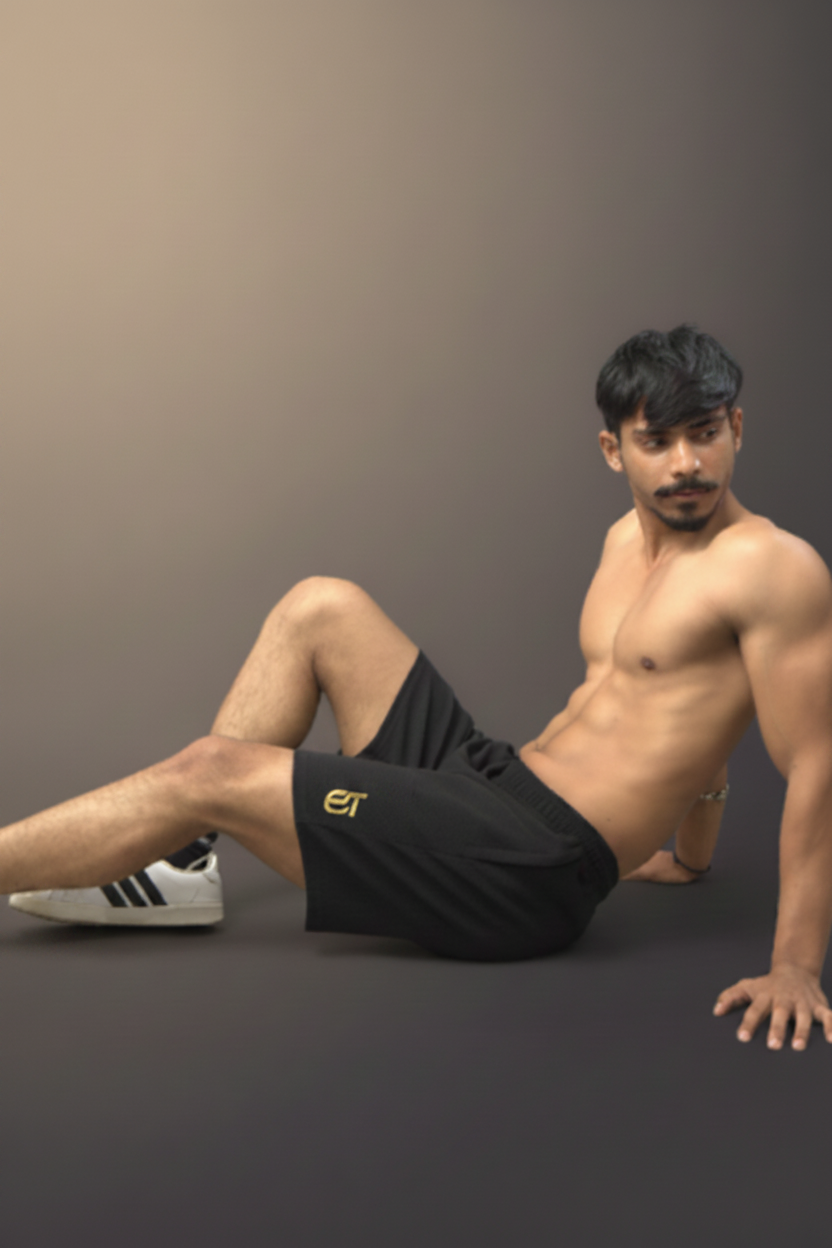 DotFlex Shorts - Sitting